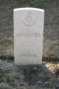 Ismailia War Memorial Cemetery - Knight, Frederick Henry